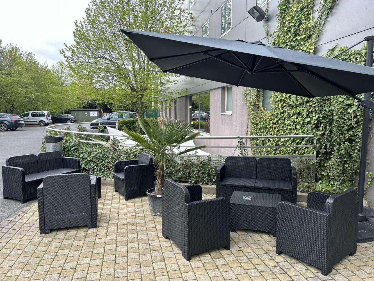 רואיסי-אן-פרנס Standing Hotel Suites By Actisource מראה חיצוני תמונה
