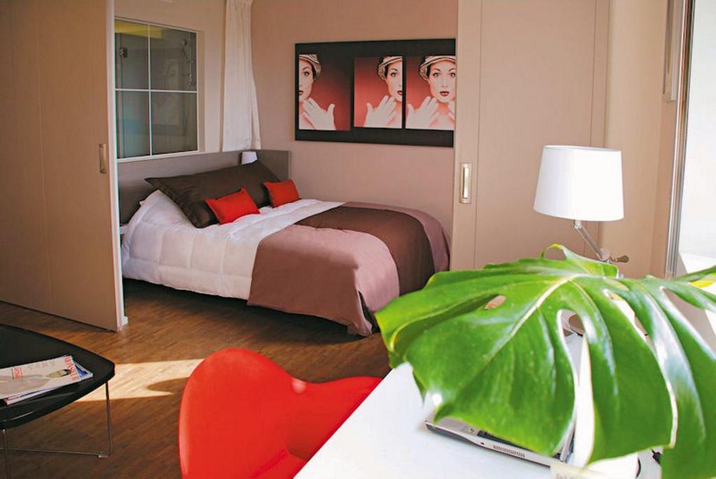 רואיסי-אן-פרנס Standing Hotel Suites By Actisource חדר תמונה